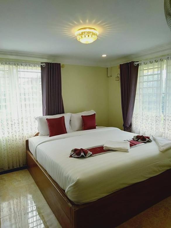 อารีนา บูติก กัมปอต Hotel กำปอต ภายนอก รูปภาพ